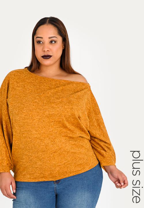 STYLE REPUBLIC PLUS - Off the Shoulder Top Yellow