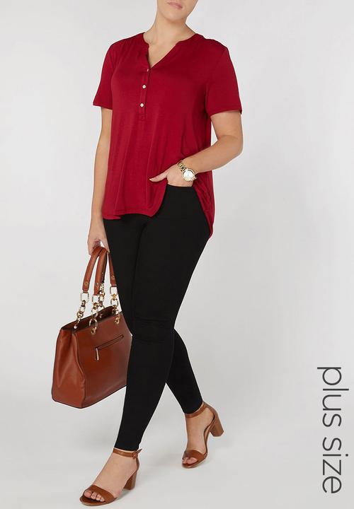 EVANS - Short Sleeve Button Top Red