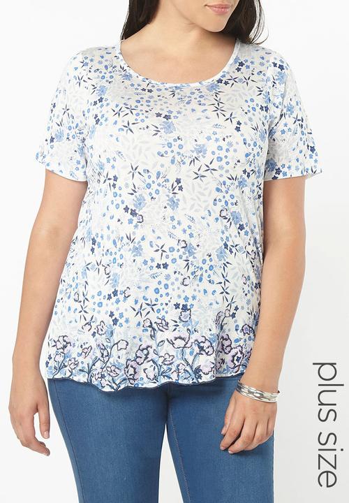 EVANS - Floral Embroidered Hem T-Shirt Off White