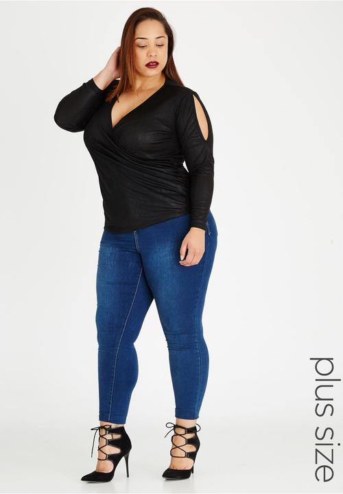 edit Plus - Shimmer Cold Shoulder T Black