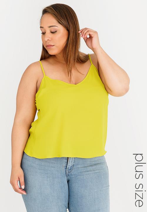 STYLE REPUBLIC PLUS - V-neck Cami Chartreuse
