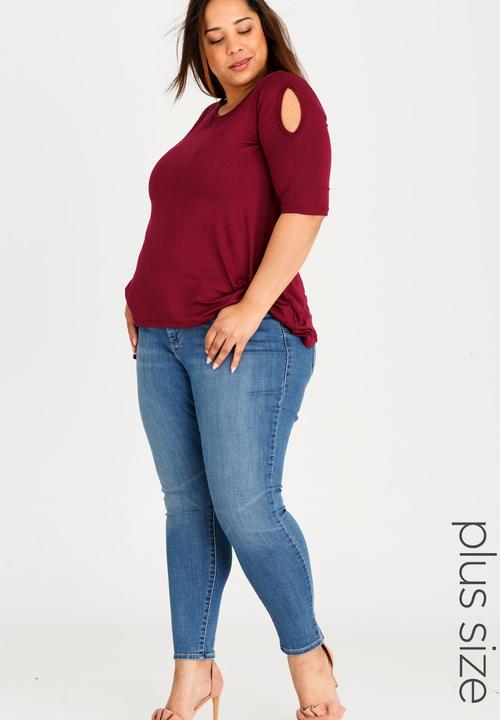 edit Plus - Cold Shoulder T-shirt with 3/4 Sleeves Dark Red