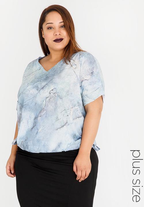 edit Plus - Printed V-Neck Shell Top Blue