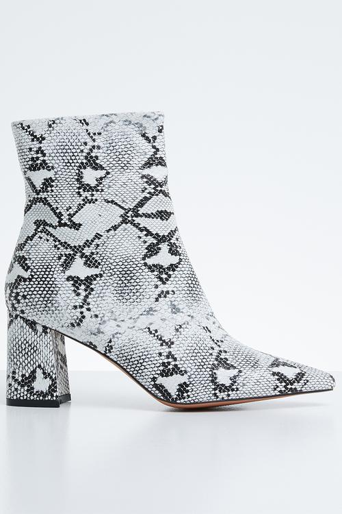 Grizzly mid heel point toe ankle boot - black & white