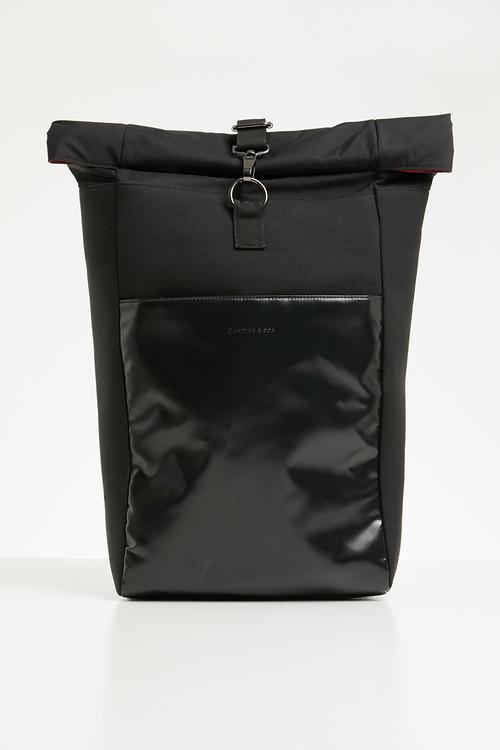 Lund- all black
