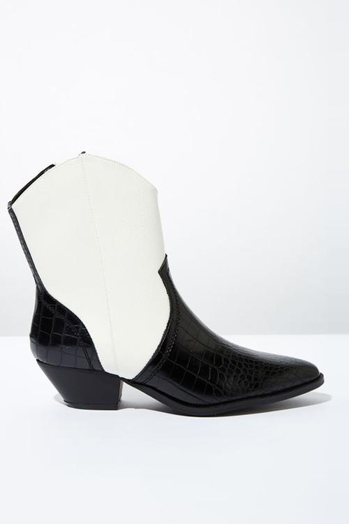 Larissa western boot - black & white