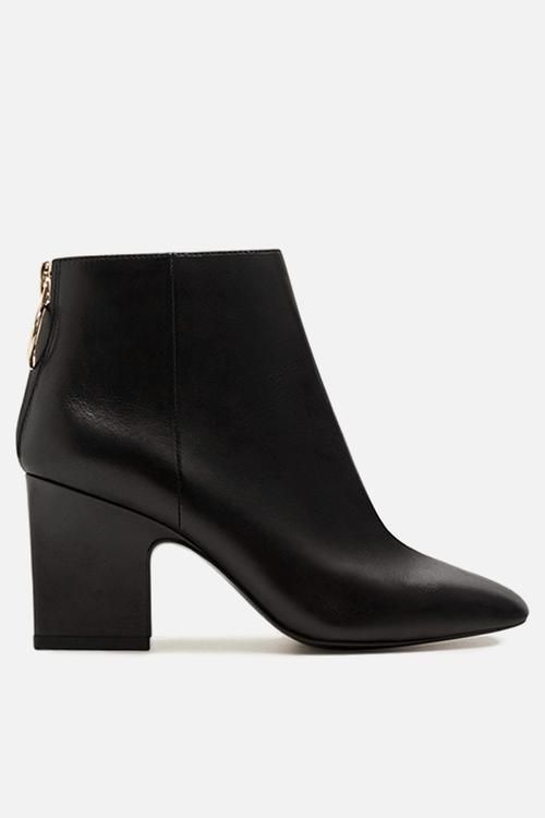 Zipped leather ankle boot - black