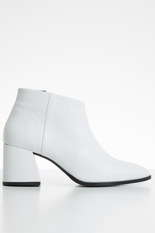 Janna leather ankle boot - white