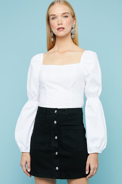 Square neck feminine top - white
