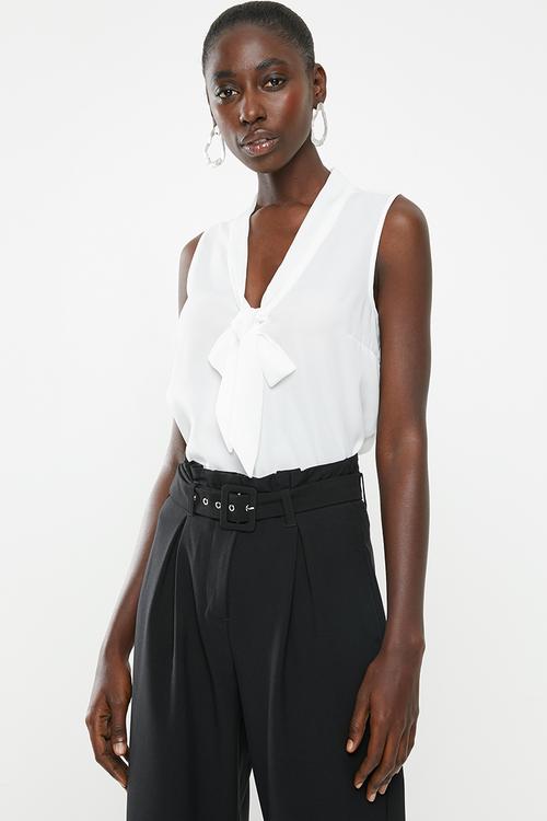 Eliza pussybow blouse - white