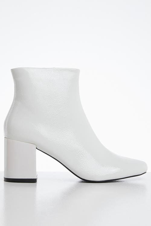 Vision ankle boot - white