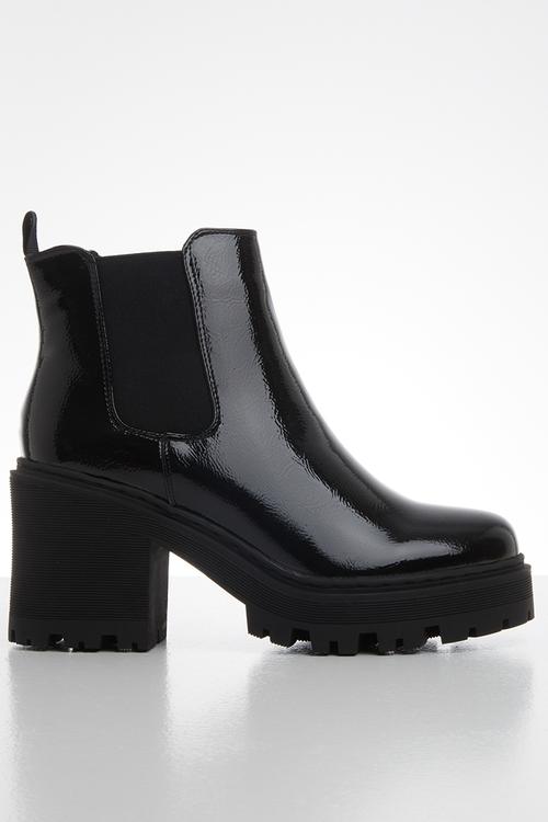 Patent cleated sole chelsea boot - black