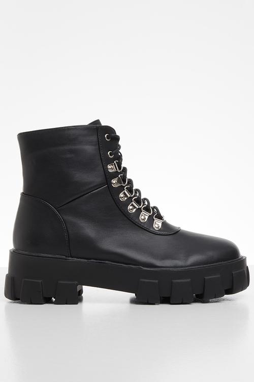 Sharr lace-up boot - black