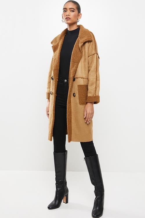 Double buttoned fur coat with front pockets - camel