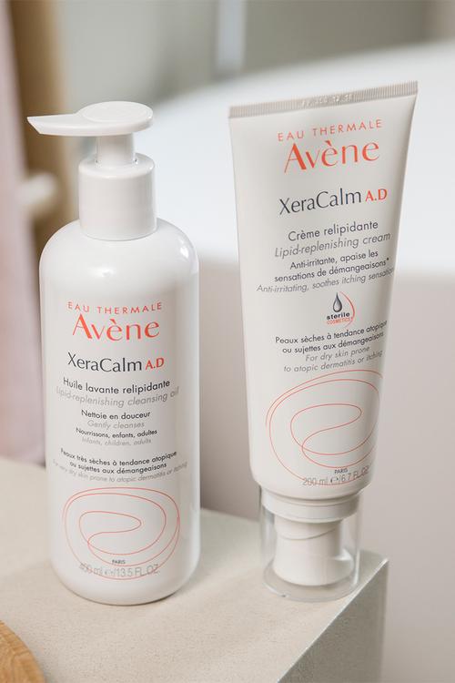 XeraCalm A.D Lipid-Replenishing Cleansing Oil - 400ml