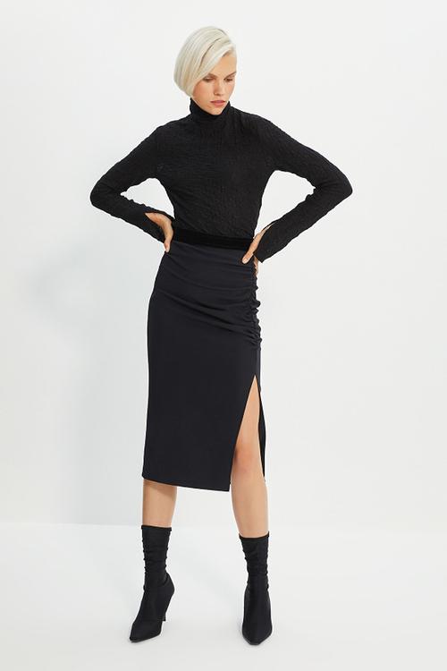 Pleated slit detailed skirt - black