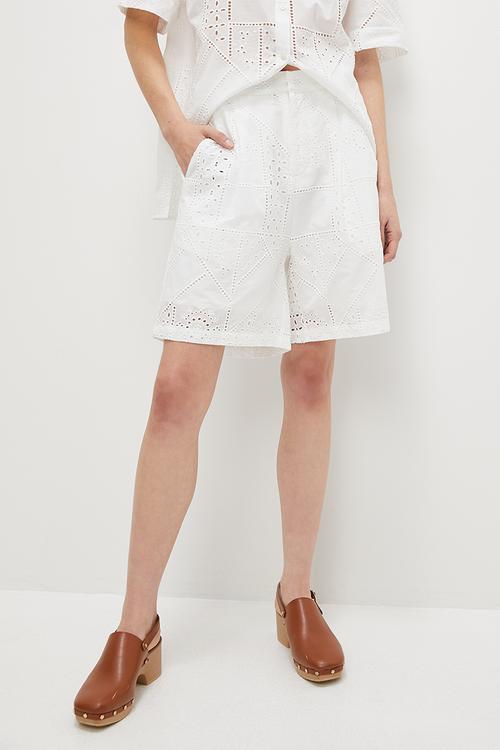 Easy pull on shorts - white