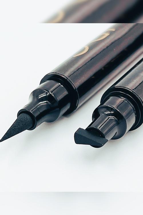 Nifti 2in1 Eyeliner Stamp Pen