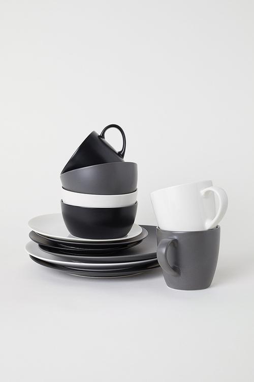 Porcelain plate - black