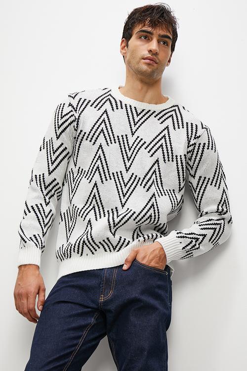 Regular fit aztec pattern crew neck - cream & black