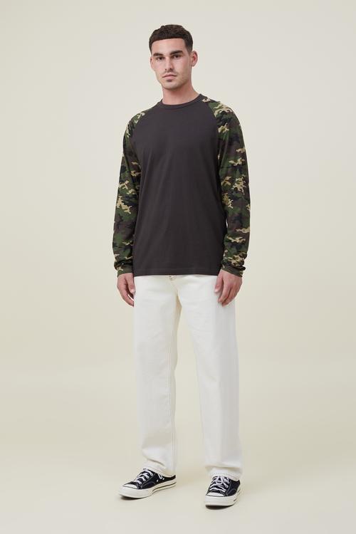 Raglan long sleeve t-shirt - washed black & camo