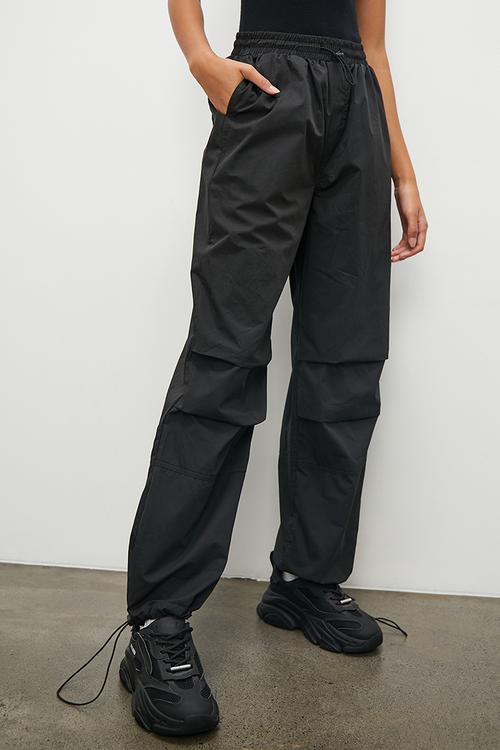 Parachute trouser - black