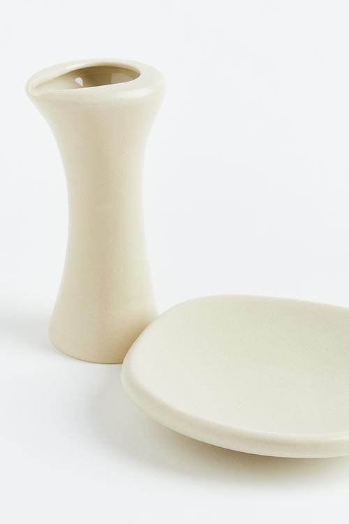 Stoneware carafe - light beige