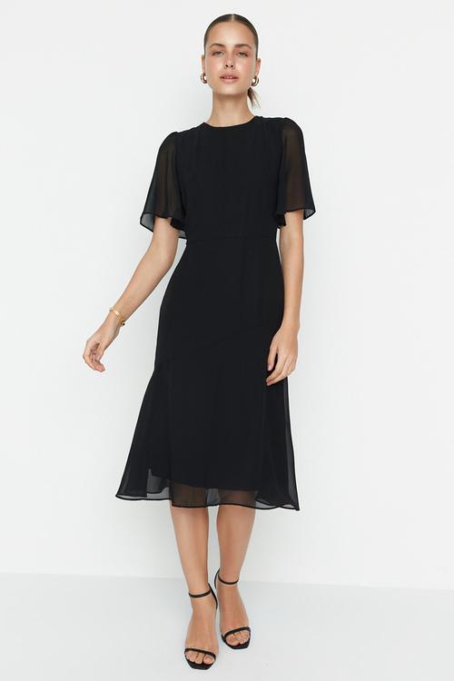 Midi A-line bell sleeve dress - black