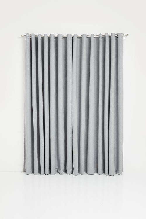 Blockout eyelet curtain - light grey