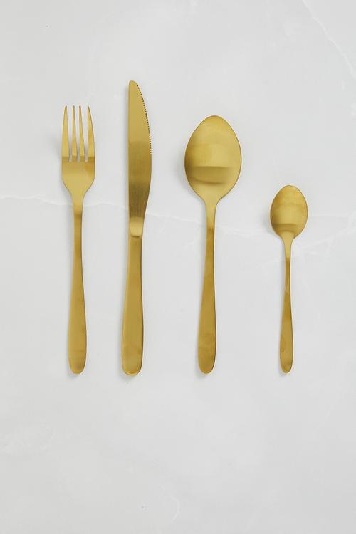 16 Pc Cutlery set - gold.