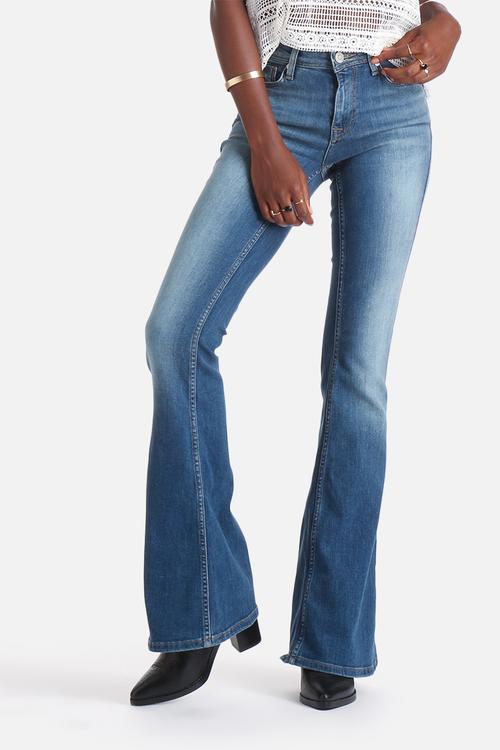 Gigi Regular Flare Jeans