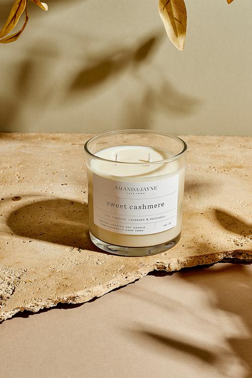 Sweet Cashmere Double Wick Soy Candle - natural 