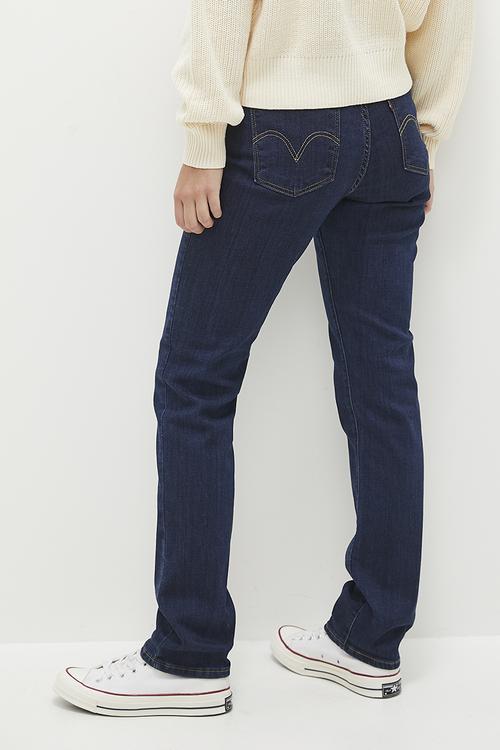 Curvy Straight Jeans ZA - Outside The Screen 