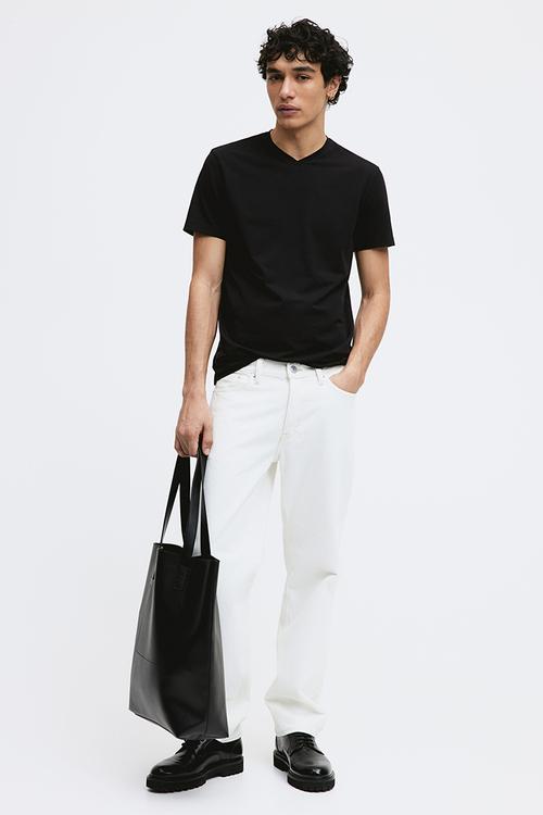 Slim fit v-neck t-shirt - black