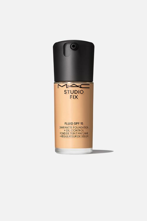 Studio Fix Fluid SPF 15 Foundation - C40