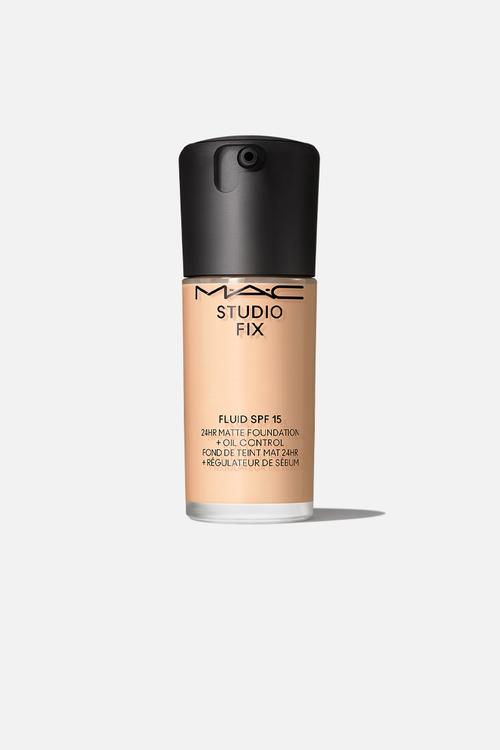 Studio Fix Fluid SPF 15 Foundation - NC16