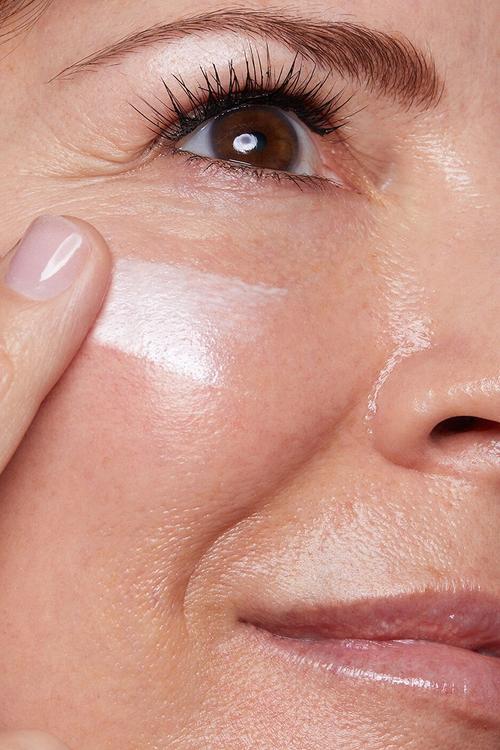 SOS Primer White: Luminosity