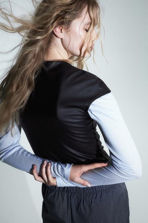 Cap-sleeved coated top - black