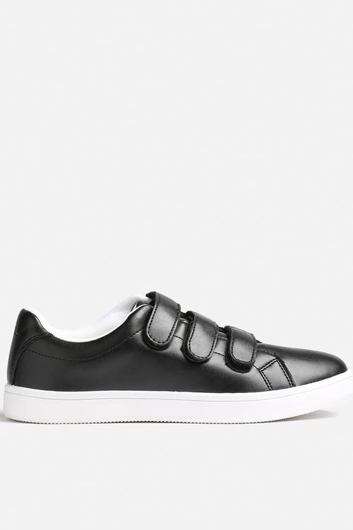 Sally Sneaker