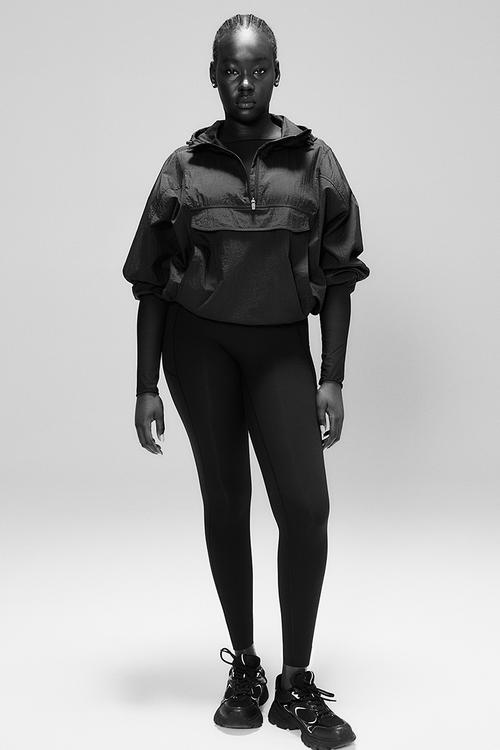Shapemove™ pocket-detail sports tights - black