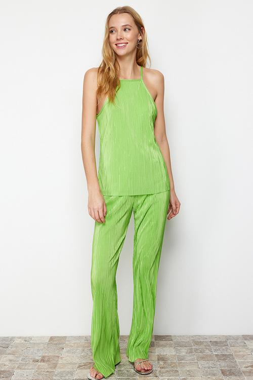 Stretchy knitted blouse - green