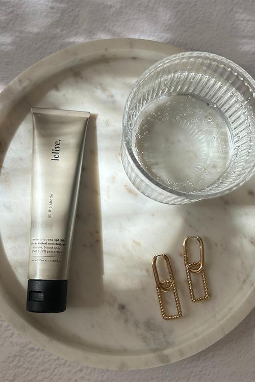 all the shade - spf 30 sheer tinted moisturiser