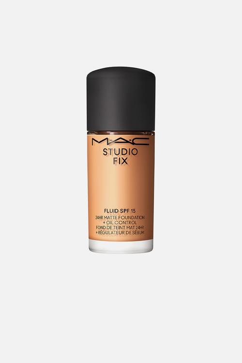 Studio FixFluid SPF 15 24HR Matte Foundation + Oil Control 15ml - NC40