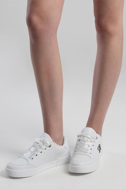 Embossed sneaker - white
