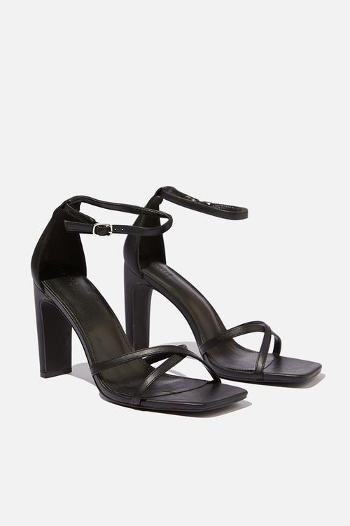 Minnie strappy block heel - black smooth