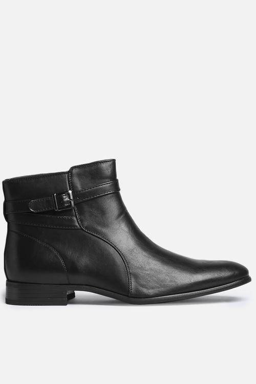 Buckle boot