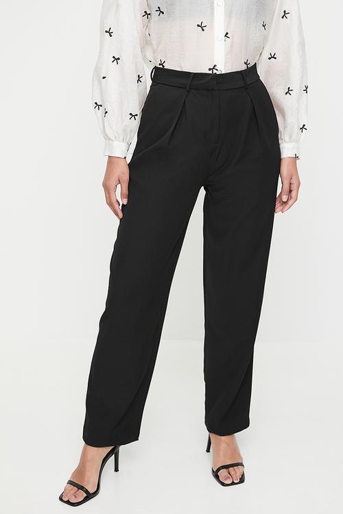 Tailored Carrot Leg Pants In Black - Black