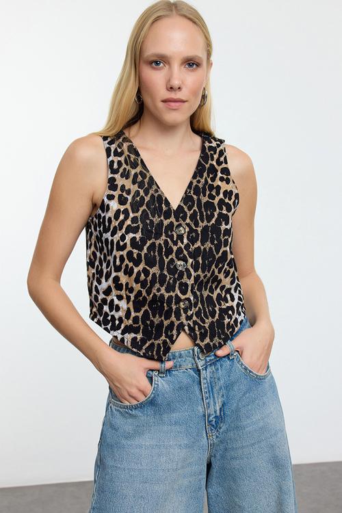 Fitted Leopard Patterned Fitted Vest - Multicolored