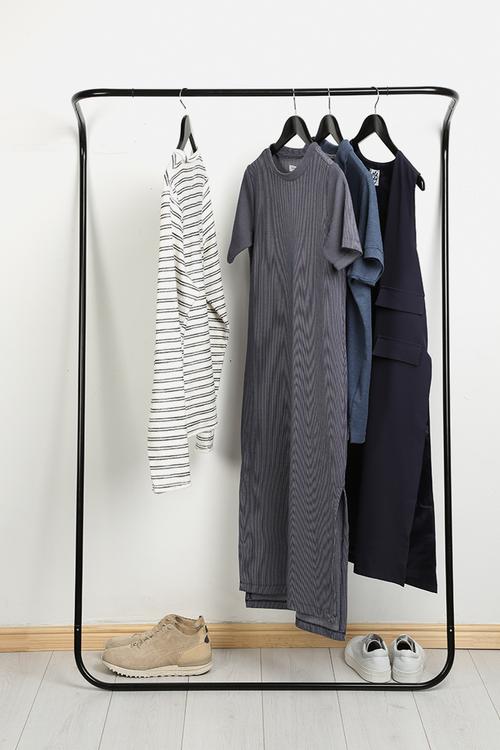 Clothes rail