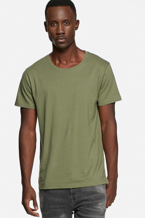 Basic scoop neck tee